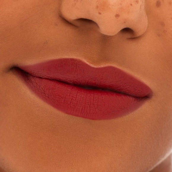 MAC Cosmetics Locked Kiss 24HR Lipstick EXTRA CHILI 🫦 NEW - Picture 5 of 8